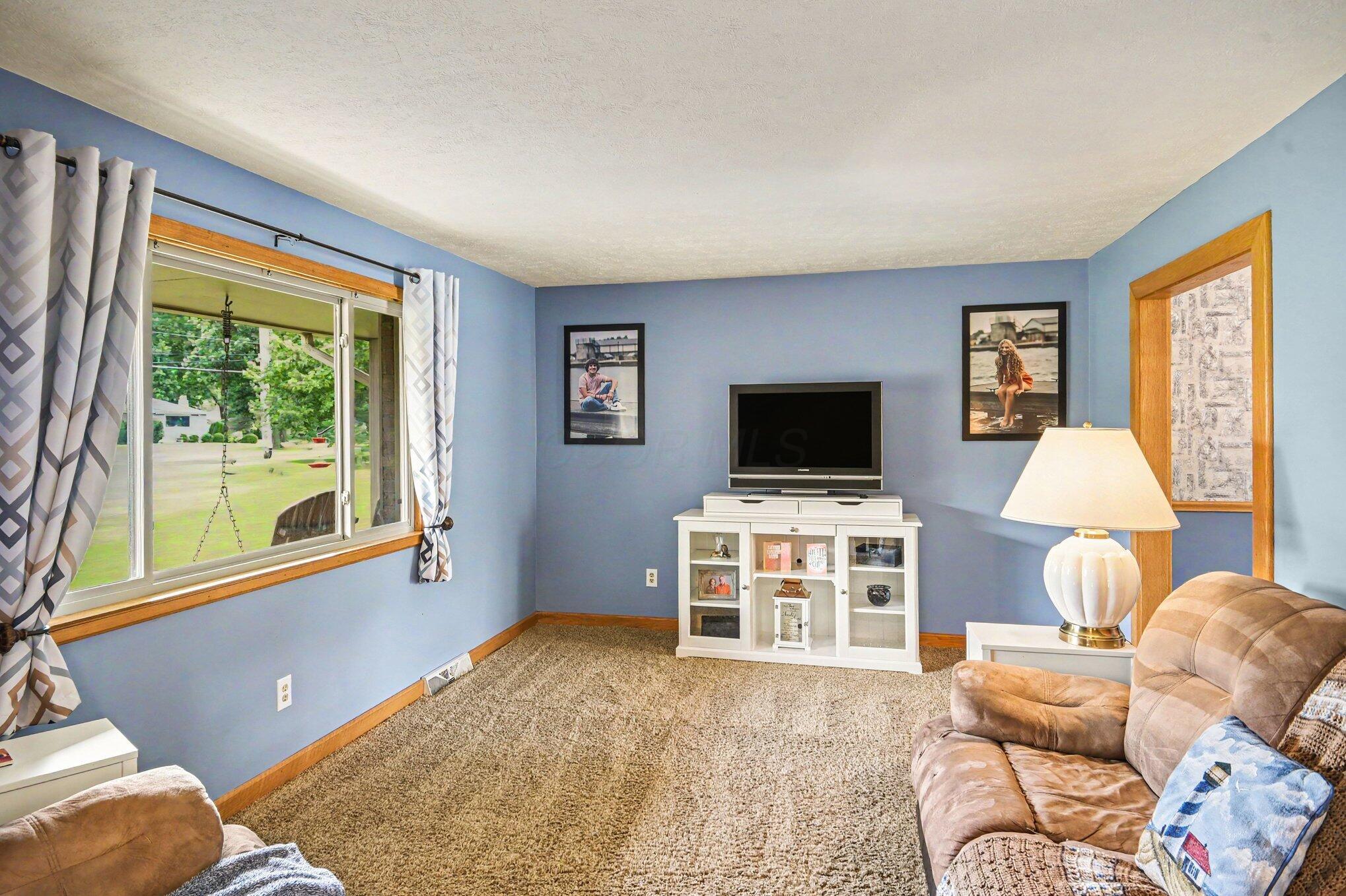 510 Long Road Pickerington, OH 43147 - Photo 4 of 45 008_file_4647