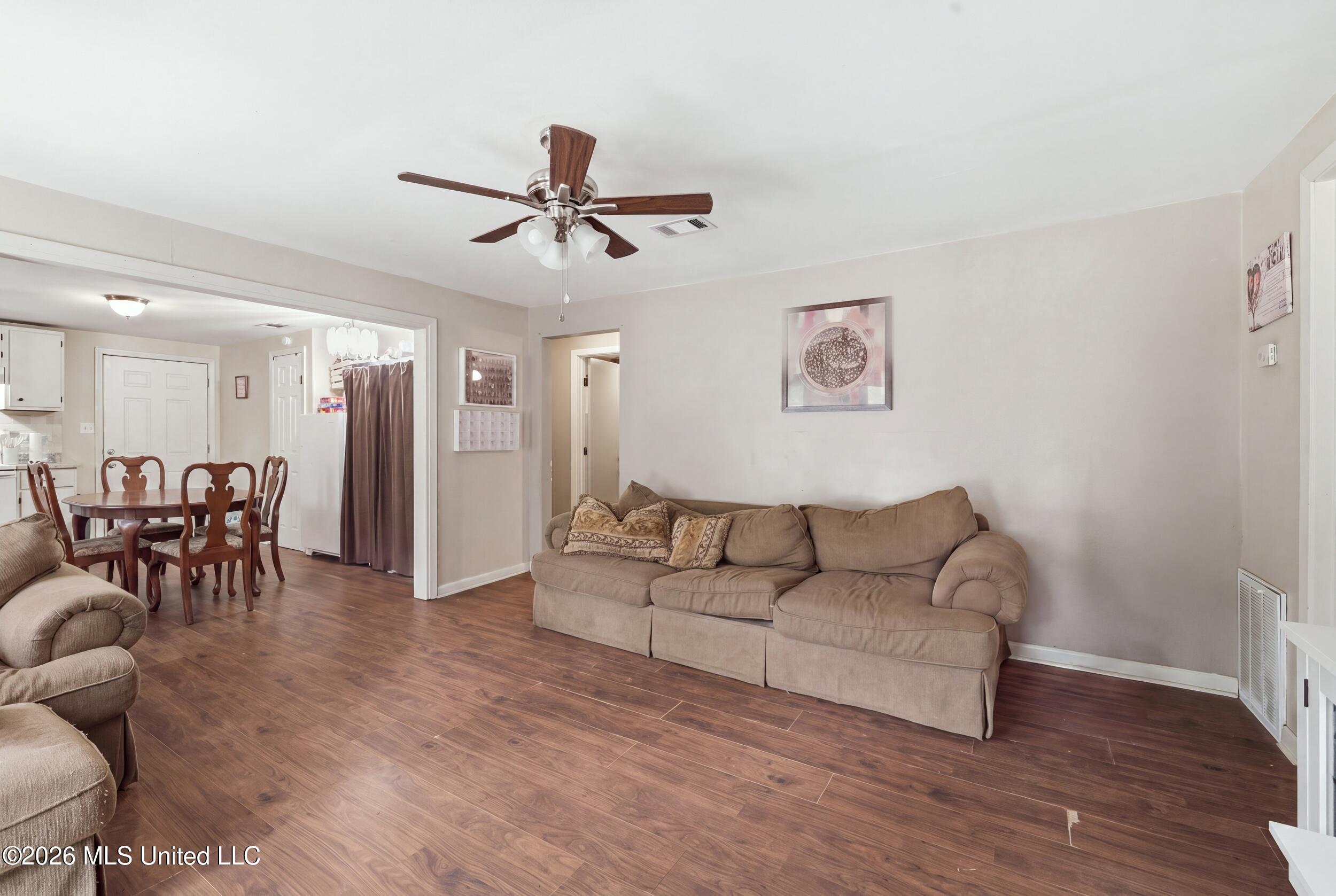 12111 Vidalia Road Pass Christian, MS 39571 - Photo 16 of 57 19_r6__1286