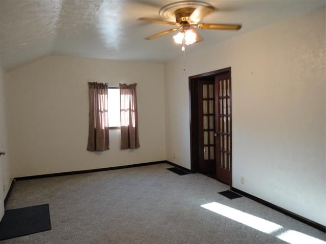 607 North Cody Road Le Claire, IA 52753 - Photo 2 of 12 Gallery Image 2