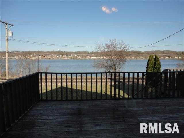 607 North Cody Road Le Claire, IA 52753 - Photo 3 of 12 Gallery Image 3