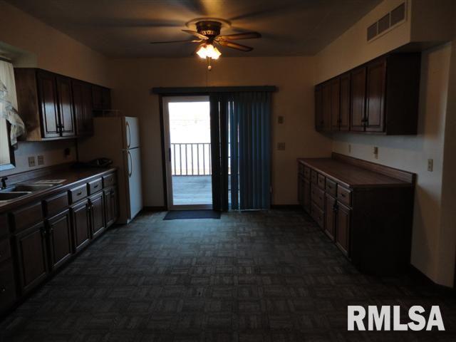 607 North Cody Road Le Claire, IA 52753 - Photo 4 of 12 Gallery Image 4