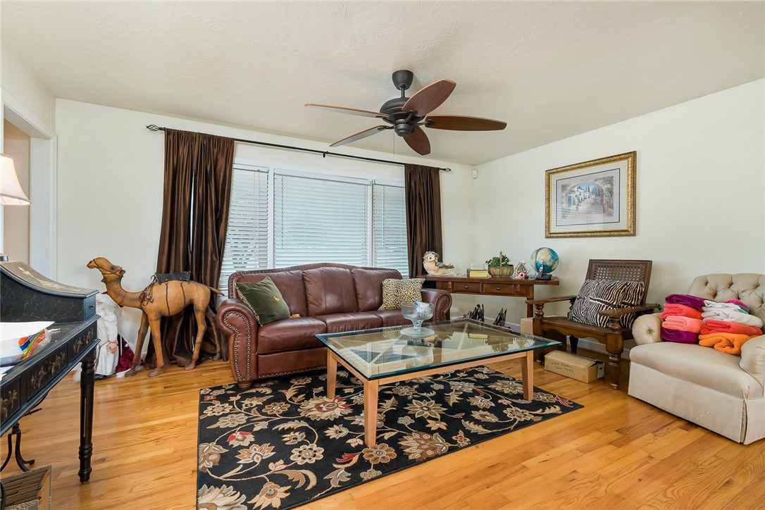 1024 Trump Pointe Anderson, SC 29626 - Photo 8 of 49