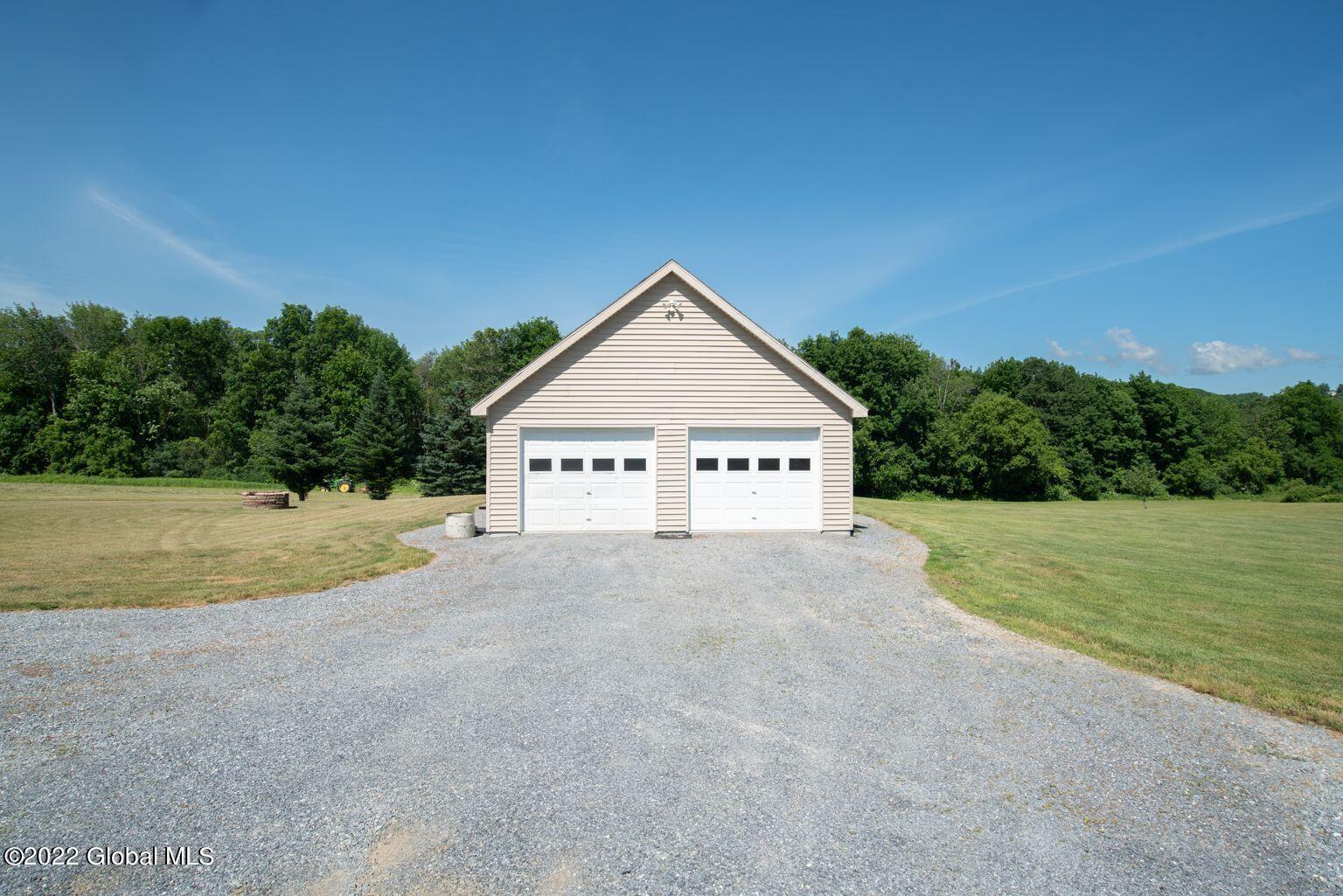 2-Car Detached Garage