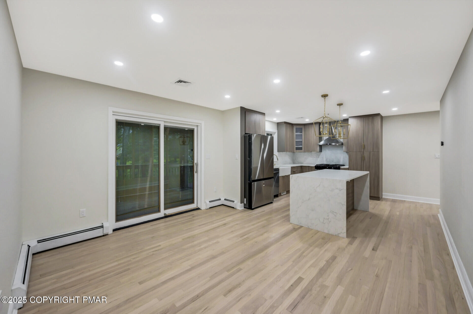 326 Edgemont Road Stroudsburg, PA 18360 - Photo 5 of 30 326EdgemontRd_58618_5