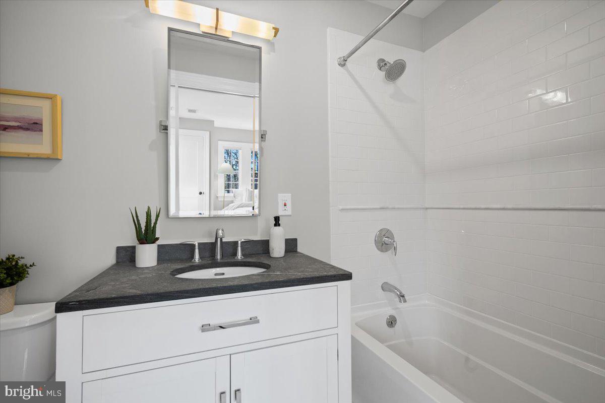3213 Foxhall Road Northwest Washington, DC 20016 - Photo 24 of 35