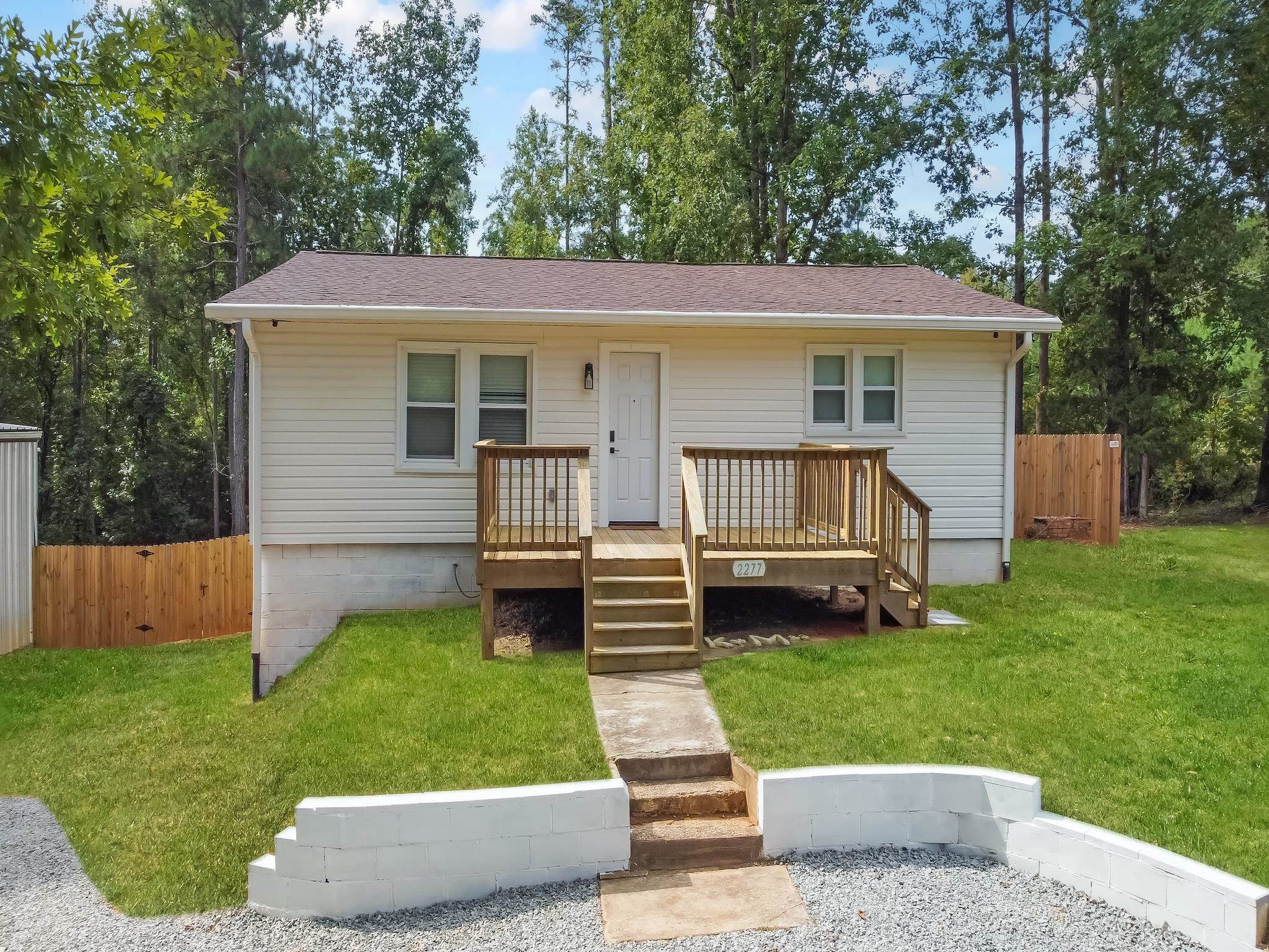 2277 State Rd S-30-82 Laurens, SC 29360 - Photo 6 of 44