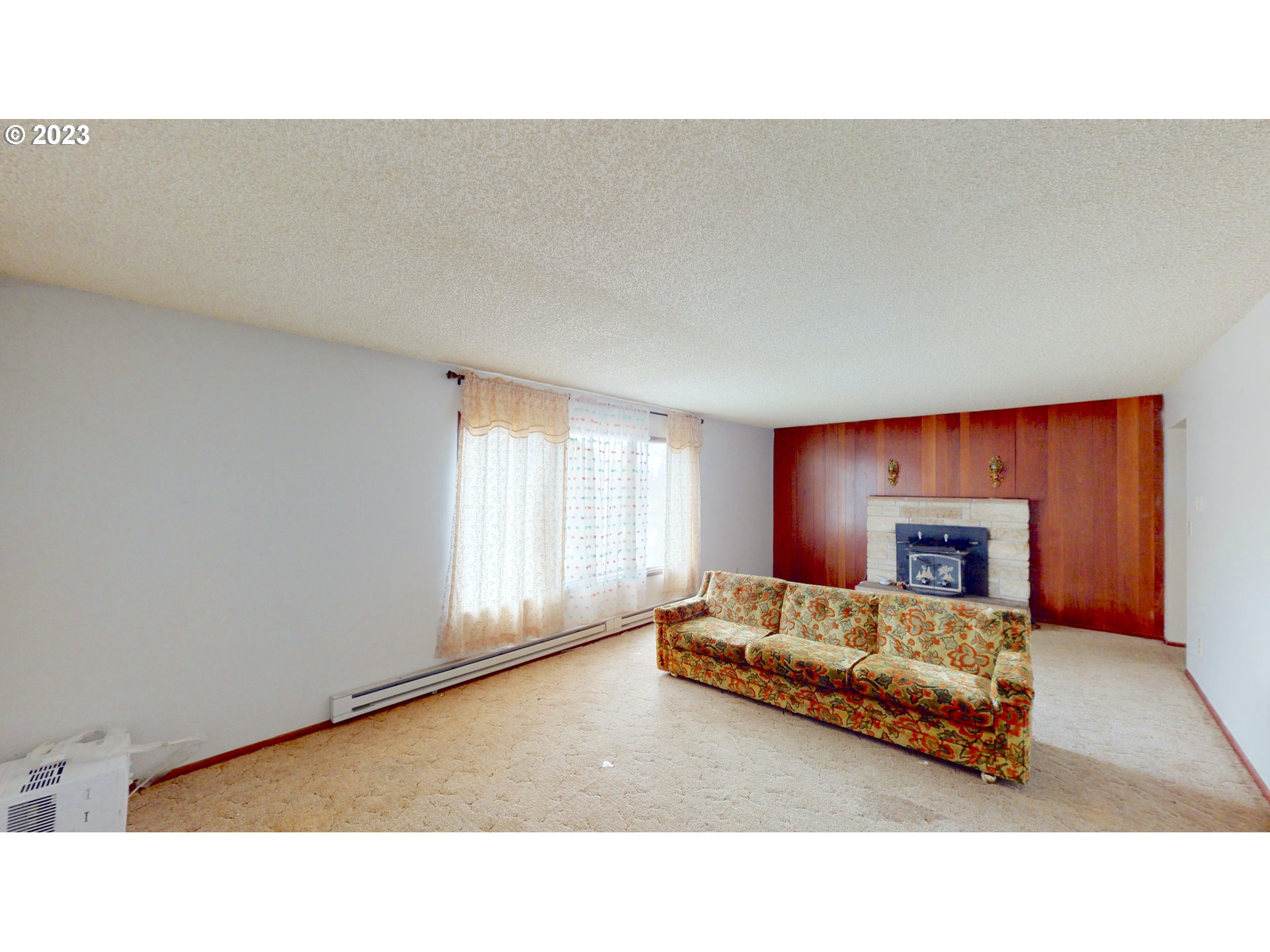 1233 Northeast Ridge Avenue Roseburg, OR 97470 - Photo 3 of 24