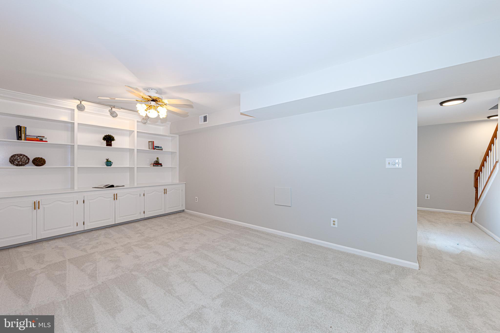 9596 Oakington Drive Fairfax Station, VA 22039 - Photo 36 of 52 Check out all those built-ins!