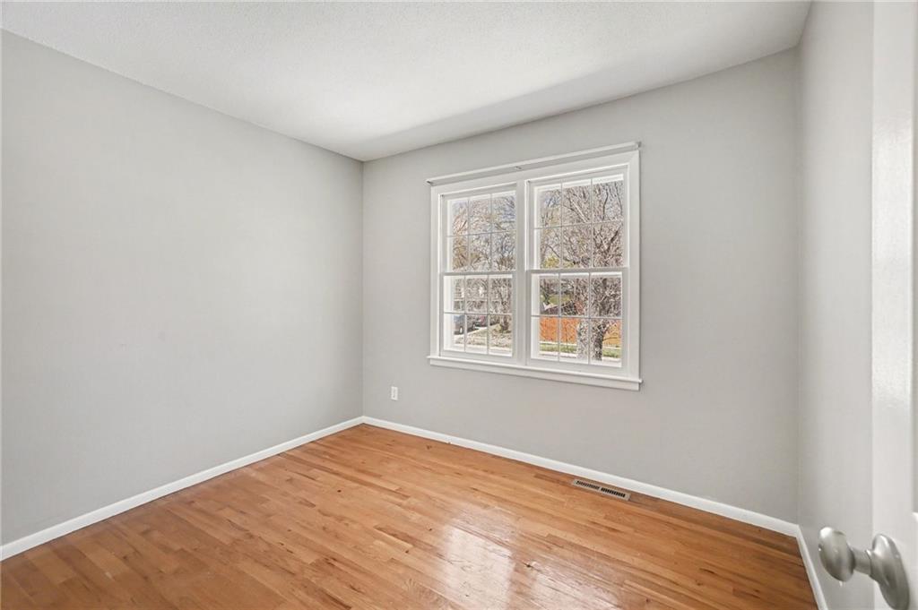 6403 120th Terrace Grandview, MO 64030 - Photo 18 of 53