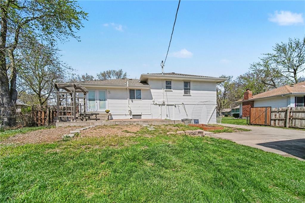 6403 120th Terrace Grandview, MO 64030 - Photo 28 of 53