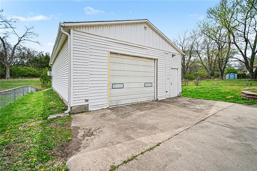 6403 120th Terrace Grandview, MO 64030 - Photo 46 of 53