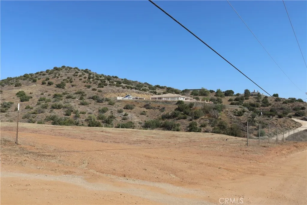 0 Hanawalt Road Santa Clarita, CA 91350 - Photo 11 of 18 a view of a dry yard
