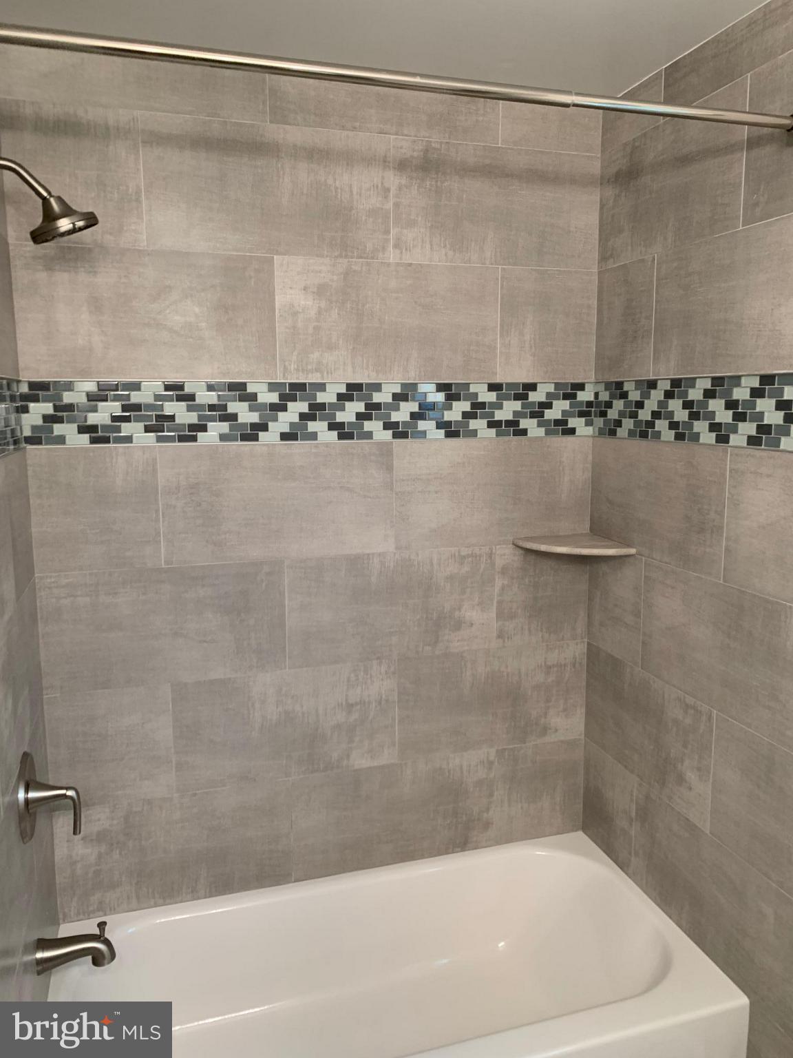 2313 Toddsbury Place Reston, VA 20191 - Photo 14 of 24 Hall Bath