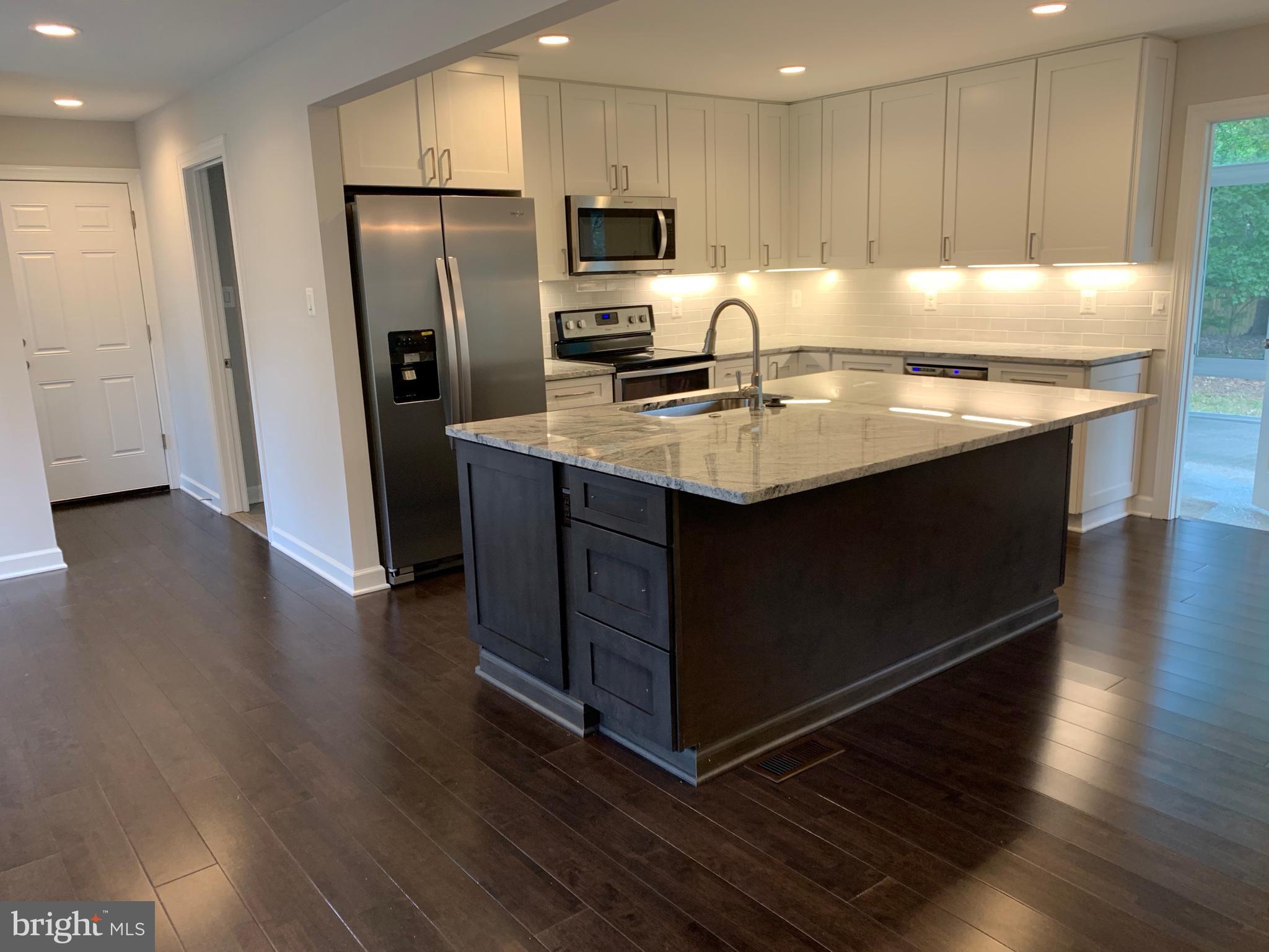 2313 Toddsbury Place Reston, VA 20191 - Photo 3 of 24 Kitchen