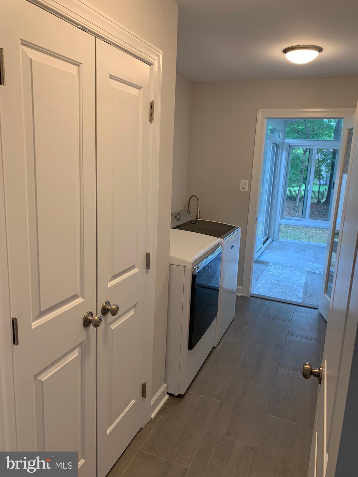 2313 Toddsbury Place Reston, VA 20191 - Photo 8 of 24 Laundry