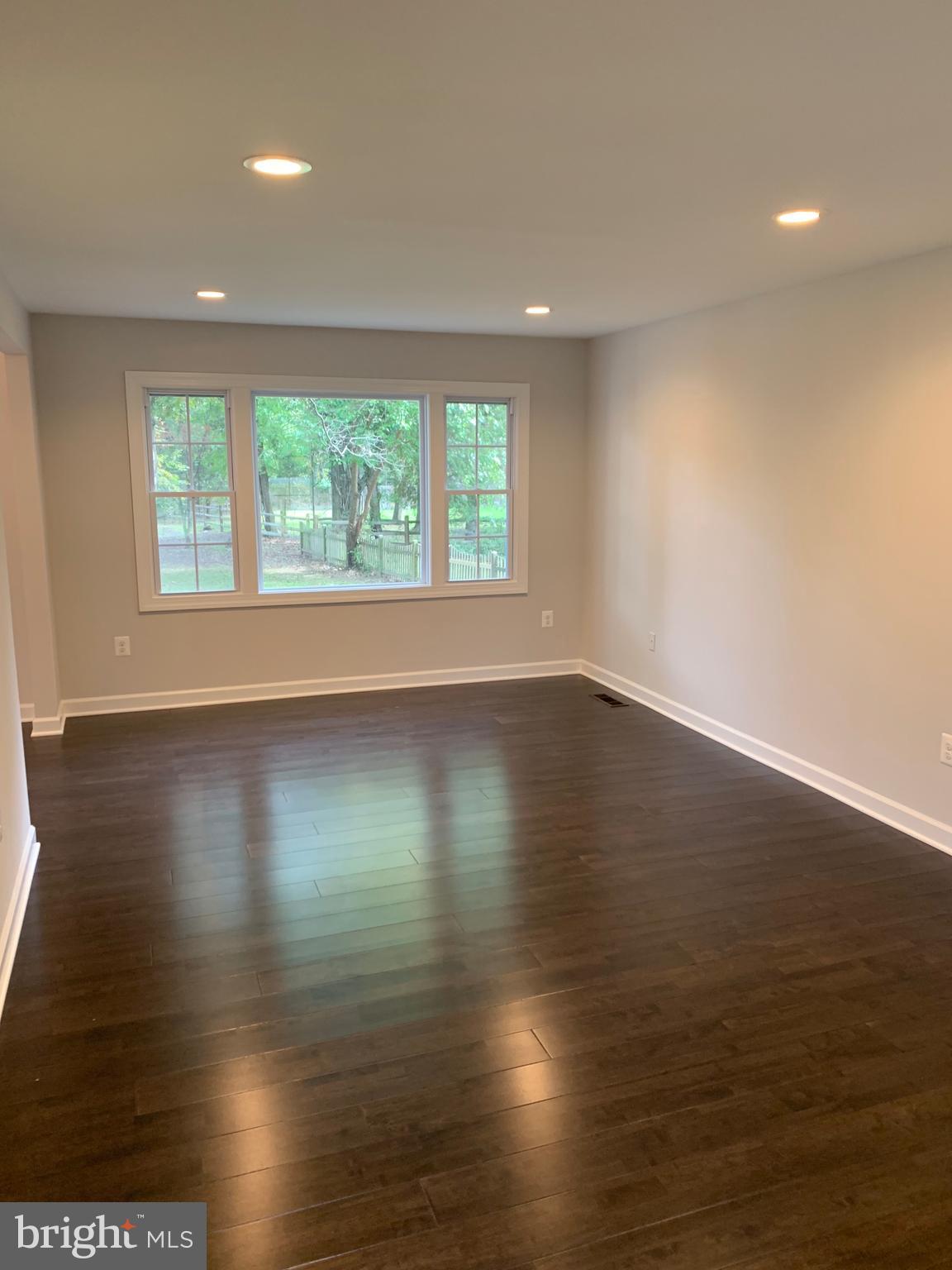 2313 Toddsbury Place Reston, VA 20191 - Photo 10 of 24 Family Room