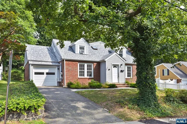 $4,580 | 213 Oratam Terrace, Leonia, NJ 07605