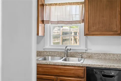 $239,900 | 40 Tanager Drive, McKees Rocks, PA 15136