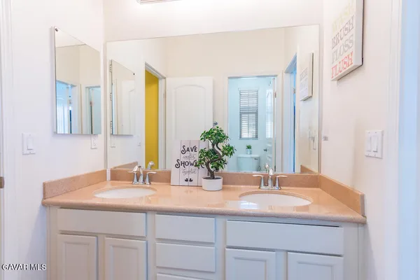 $885,000 | 20413 Janzer Court, Santa Clarita, CA 91350