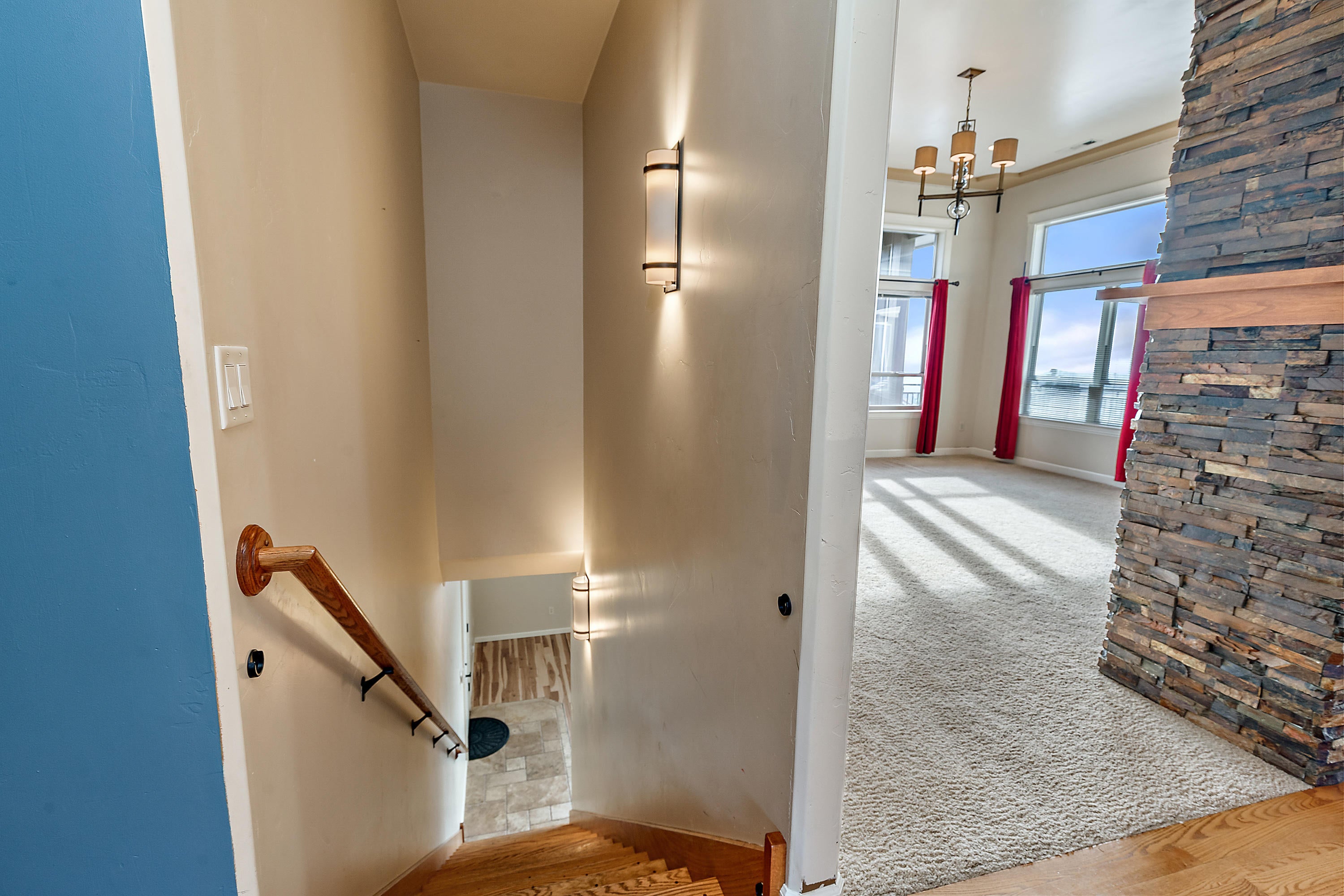 1013 Azure Way Eagle Point, OR 97524 - Photo 20 of 28 stairs to family room