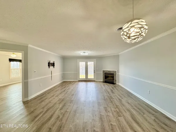 $2,100 | 101 Pinewood Drive, Lenoir City, TN 37771