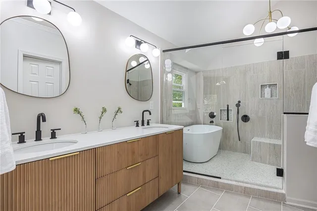 $525,000 | 1345 Northeast Foxwood Drive, Lee's Summit, MO 64086