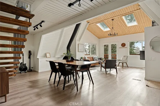 $385,000 | 31442 Ocean View Drive, Running Springs, CA 92382