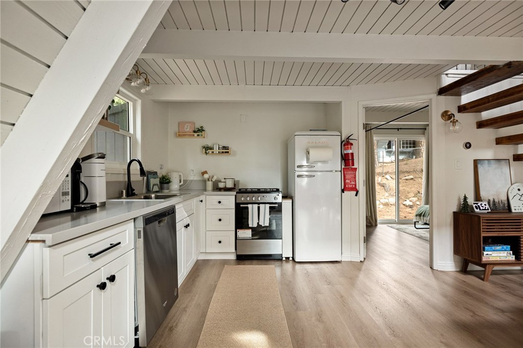 31442 Ocean View Drive Running Springs, CA 92382 - Photo 8 of 26