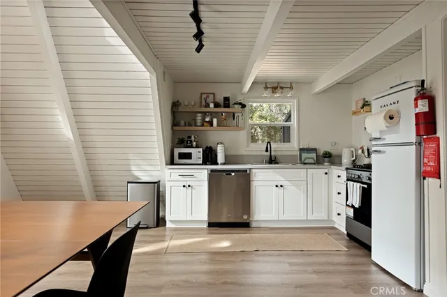 $385,000 | 31442 Ocean View Drive, Running Springs, CA 92382