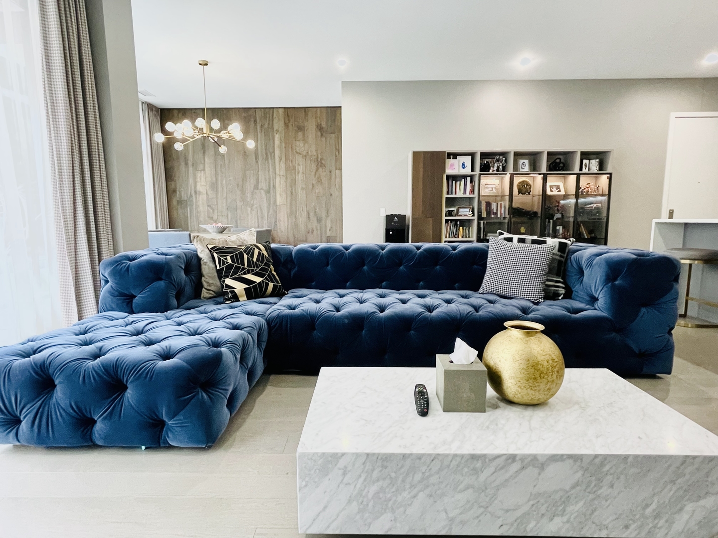 28 North Carpenter Street, Unit 2N Chicago, IL 60607 - Photo 2 of 30 a living room with furniture and window