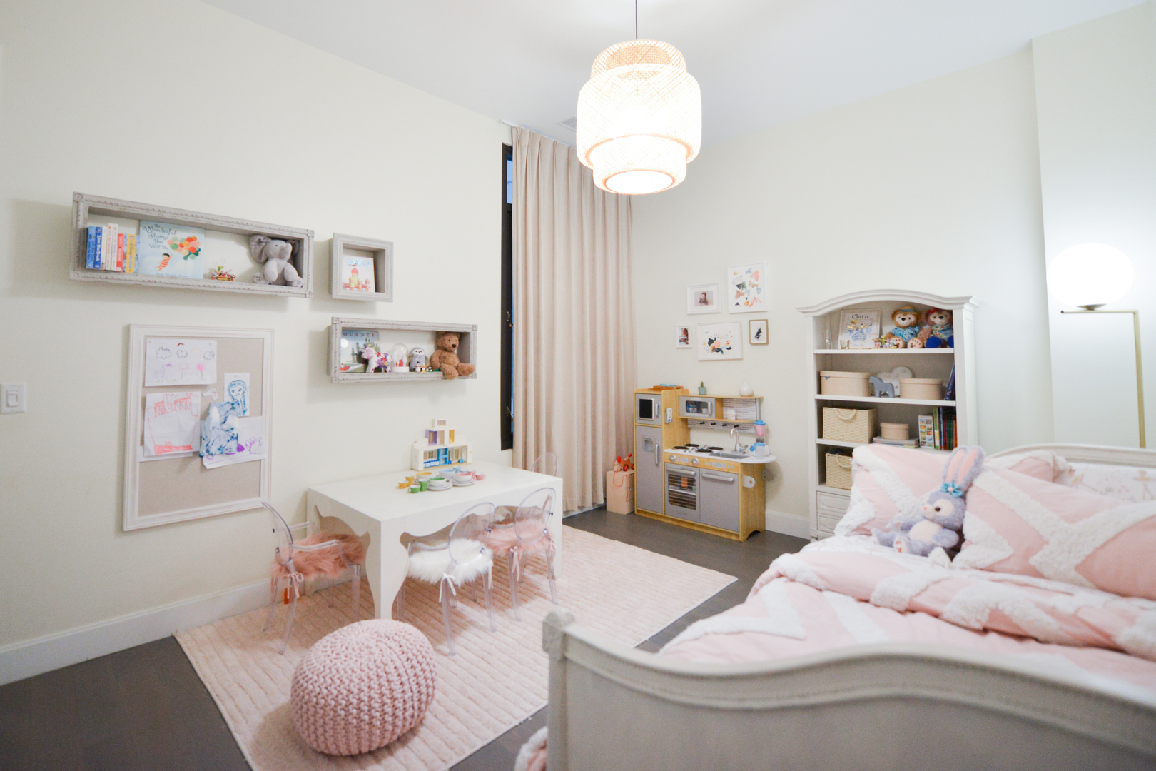 28 North Carpenter Street, Unit 2N Chicago, IL 60607 - Photo 14 of 30 a living room with furniture and a wooden floor
