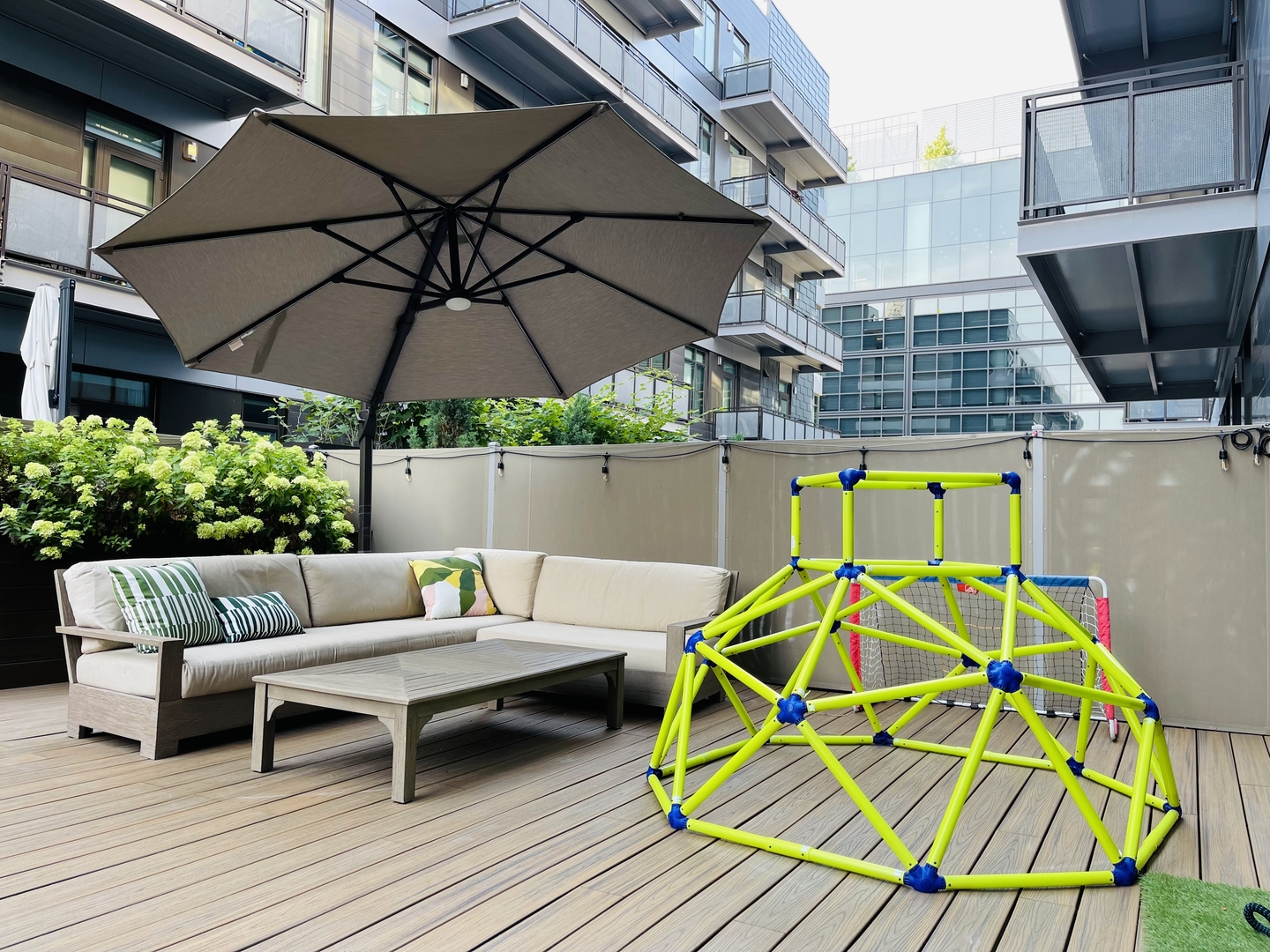 28 North Carpenter Street, Unit 2N Chicago, IL 60607 - Photo 30 of 30 a view of a roof deck with furniture