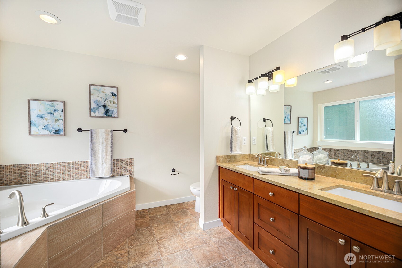 215 Southwest 144th Street Burien, WA 98166 - Photo 21 of 30