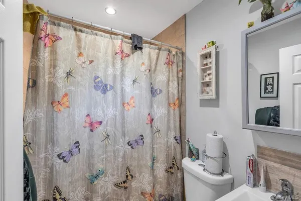 $3,570 | 13 Carr Lane, Medford, NY 11763