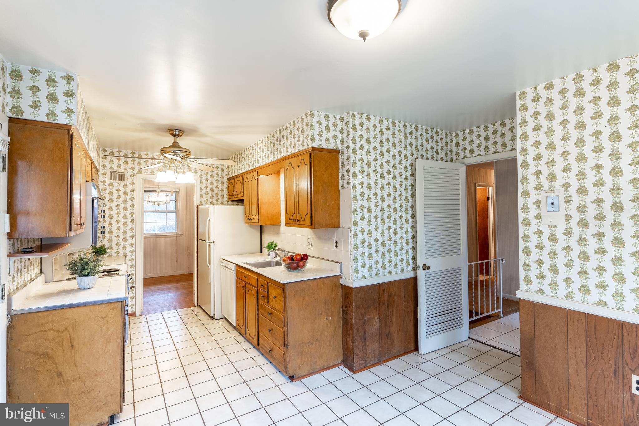 11407 Newport Mill Road Silver Spring, MD 20902 - Photo 11 of 26 Kitchen