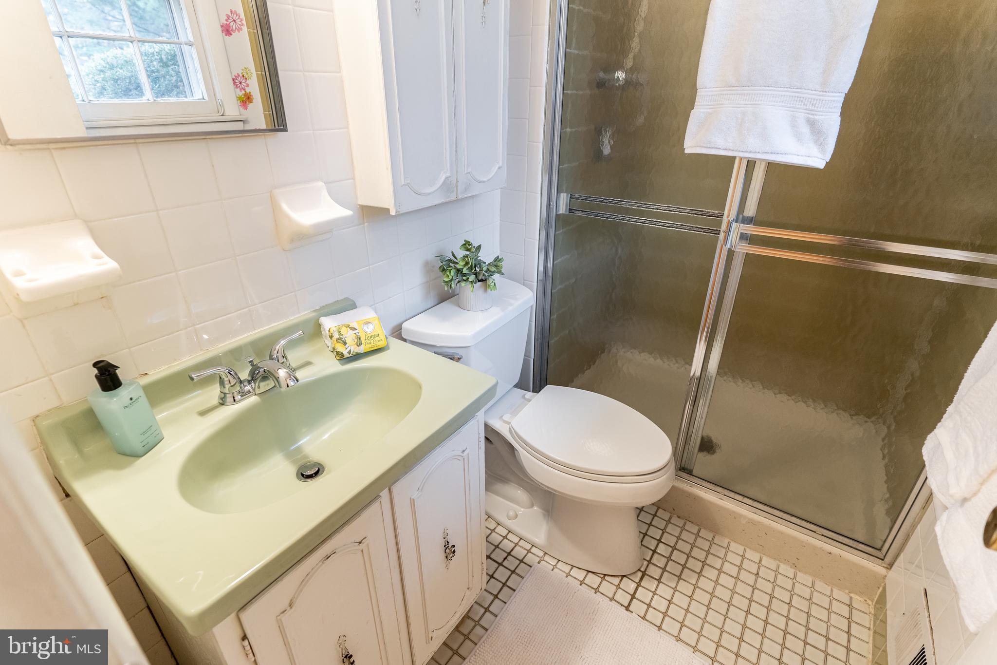 11407 Newport Mill Road Silver Spring, MD 20902 - Photo 14 of 26 Ensuite Bath