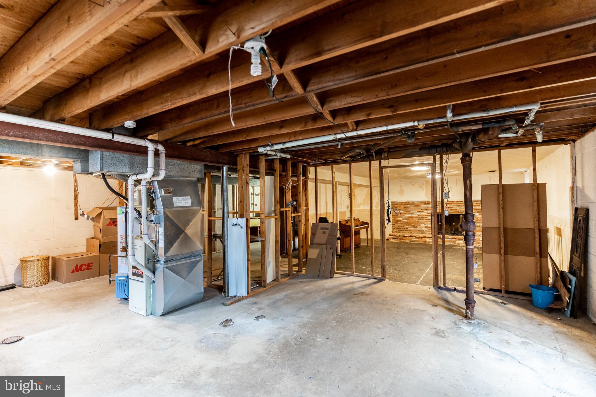 11407 Newport Mill Road Silver Spring, MD 20902 - Photo 22 of 26 HUGE Space Ready for Your Ideas!