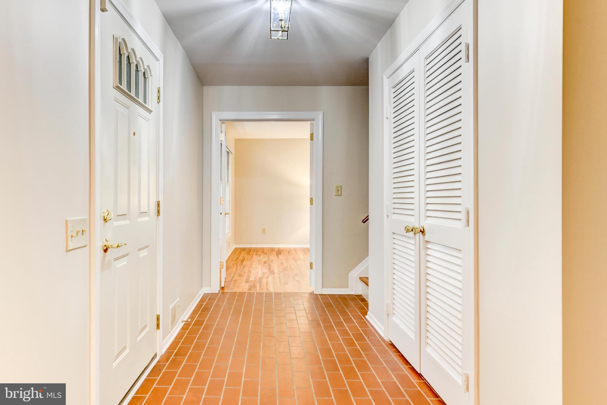 8607 Bells Mill Road Potomac, MD 20854 - Photo 18 of 41