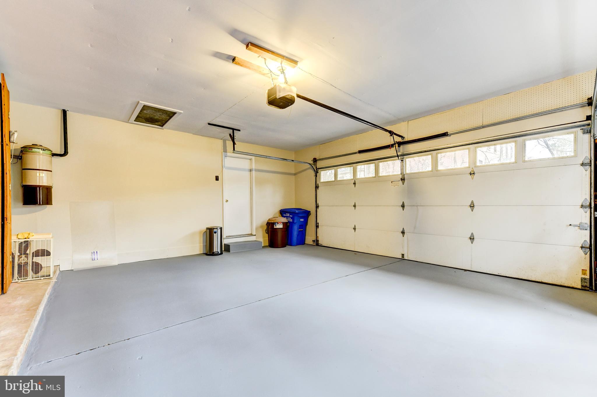 8607 Bells Mill Road Potomac, MD 20854 - Photo 20 of 41