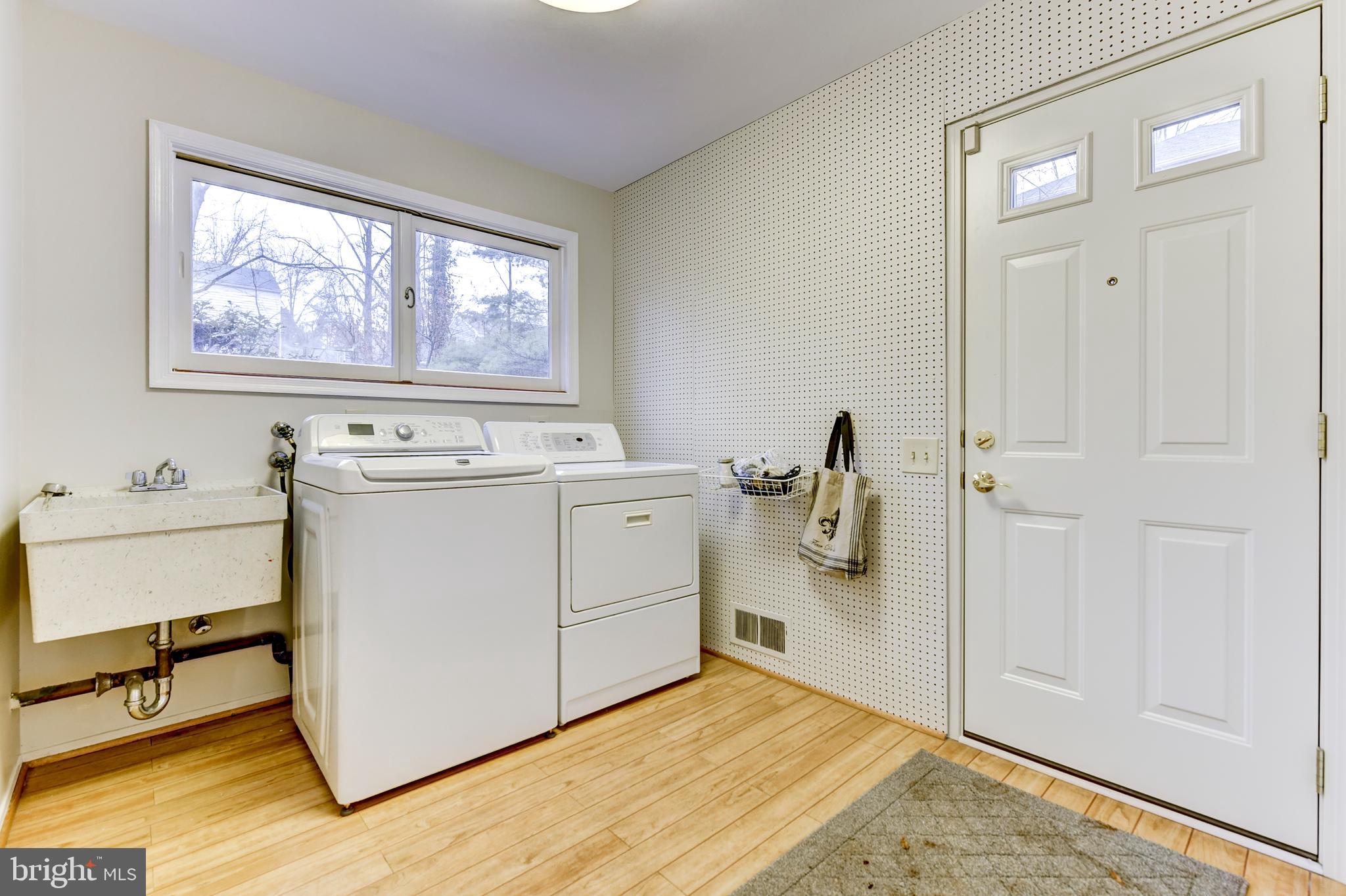 8607 Bells Mill Road Potomac, MD 20854 - Photo 21 of 41