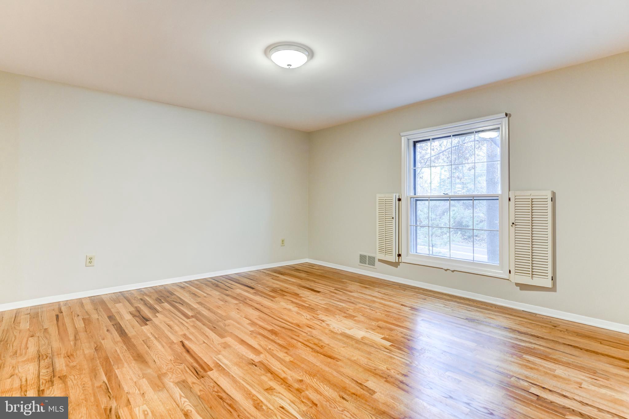 8607 Bells Mill Road Potomac, MD 20854 - Photo 27 of 41 bedroom2