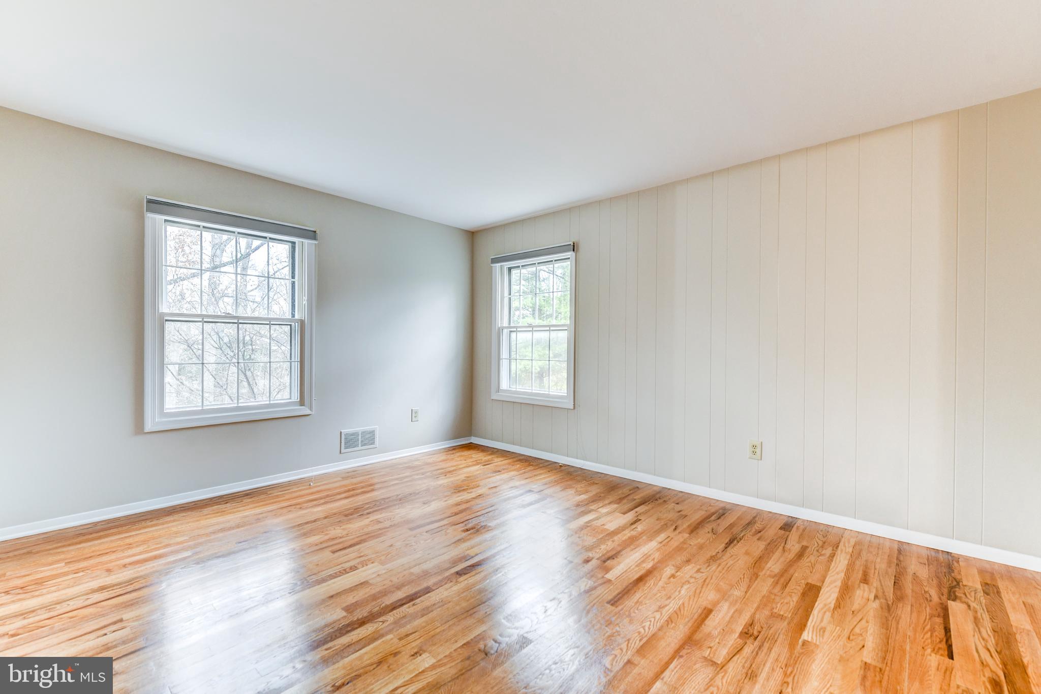 8607 Bells Mill Road Potomac, MD 20854 - Photo 30 of 41 bedroom4