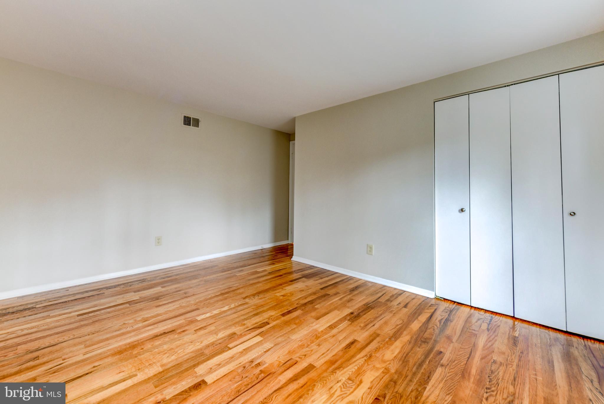 8607 Bells Mill Road Potomac, MD 20854 - Photo 31 of 41 bedroom4