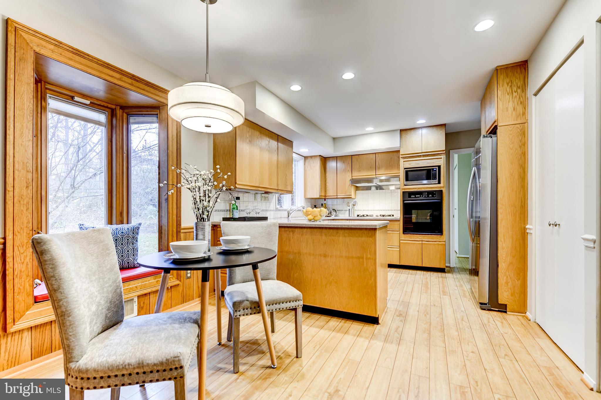 8607 Bells Mill Road Potomac, MD 20854 - Photo 6 of 41