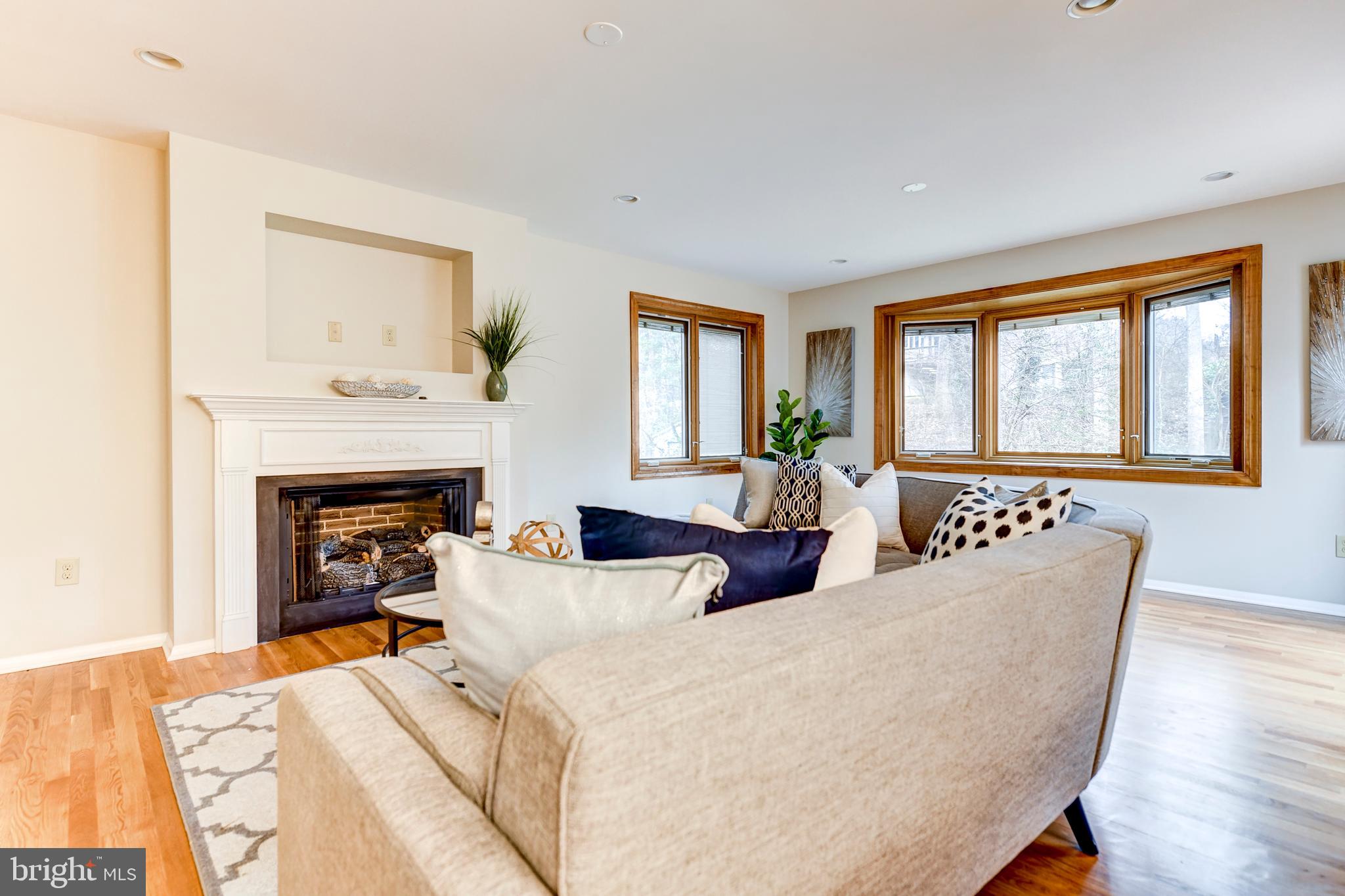 8607 Bells Mill Road Potomac, MD 20854 - Photo 10 of 41