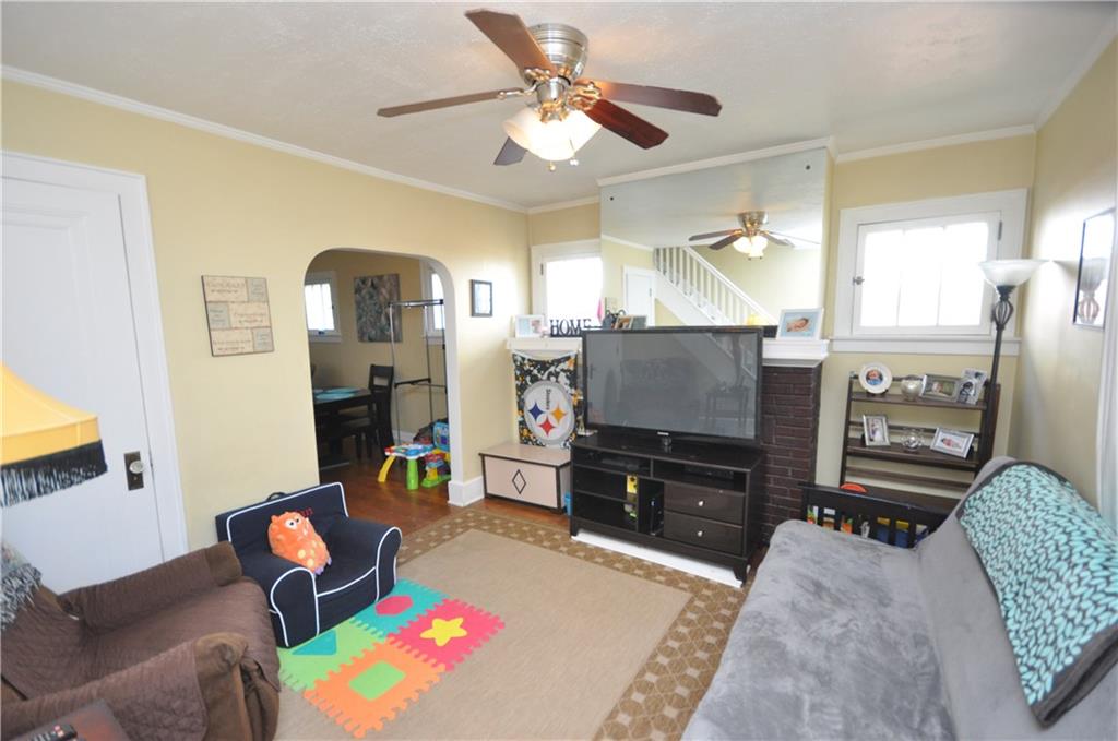 4035 Brandon Road Brighton Heights, PA 15212 - Photo 3 of 19 Living Room
