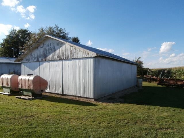 8400 South Orr Road Freeland, MI 48623 - Photo 9 of 10 31210870-8.JPG