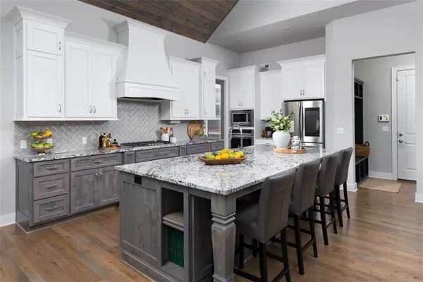 $975,000 | 15120 Carter Street, Overland Park, KS 66221