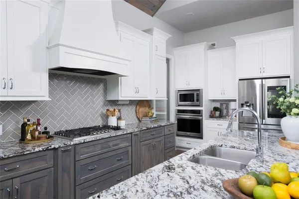 $975,000 | 15120 Carter Street, Overland Park, KS 66221