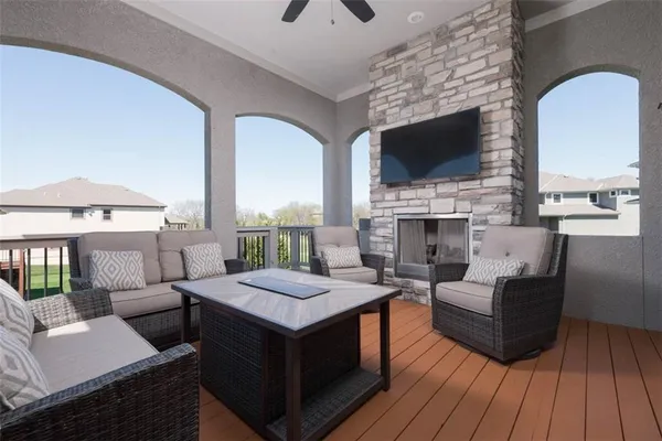 $975,000 | 15120 Carter Street, Overland Park, KS 66221